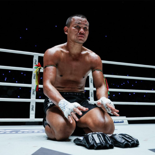 Seksan Retires After TKO Loss to Muangthai at The Inner Circle 30