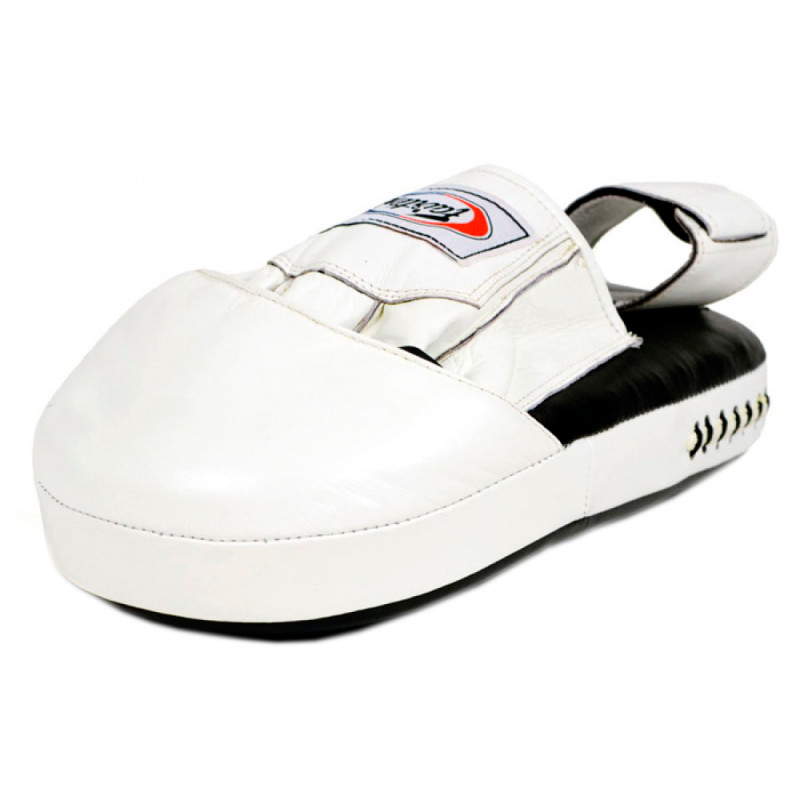 Fairtex FMV8 Focus Mitts Muay Thai Boxing "Pro Angular"